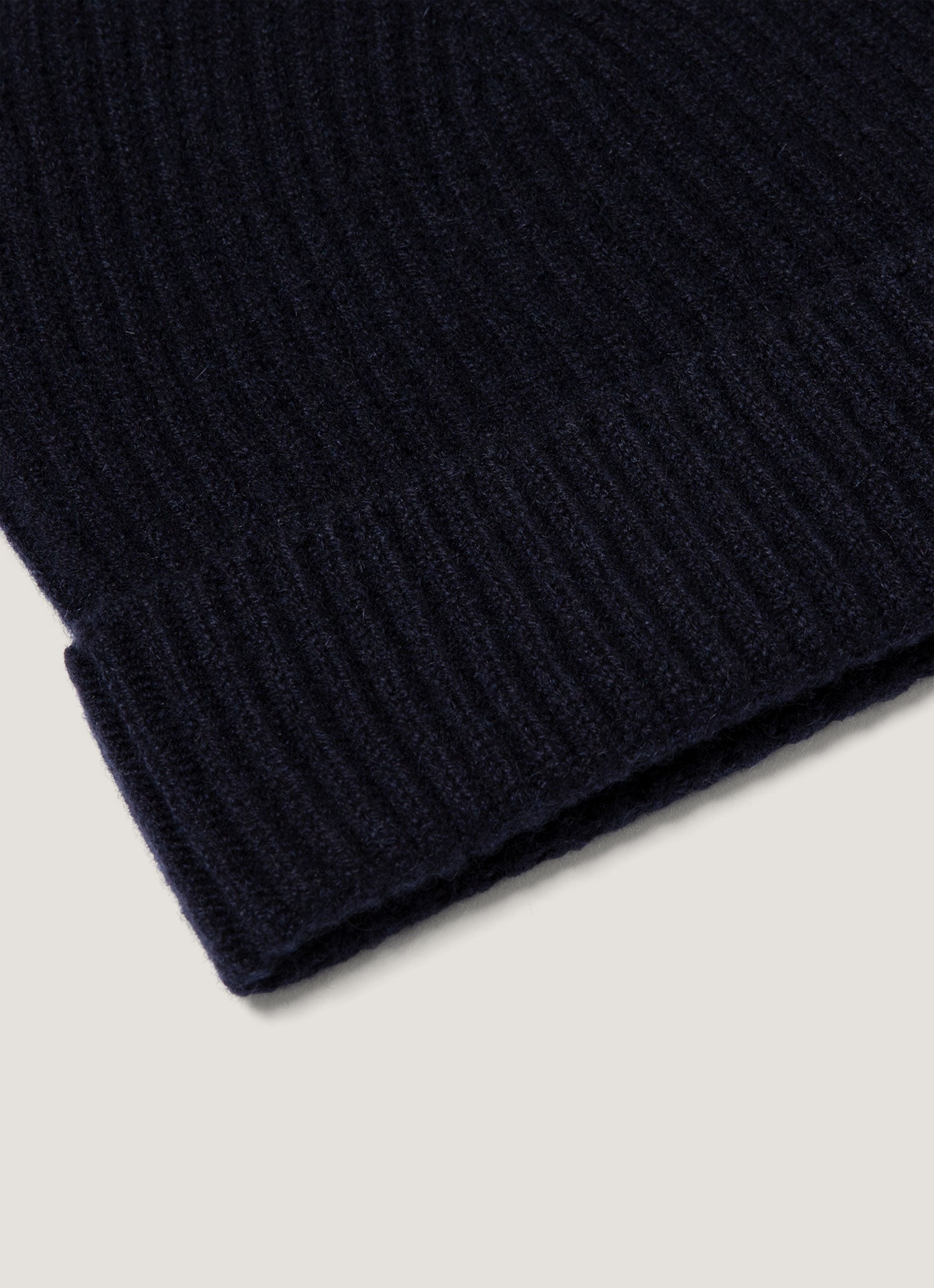 Bonnet côtelé en cachemire bleu marine