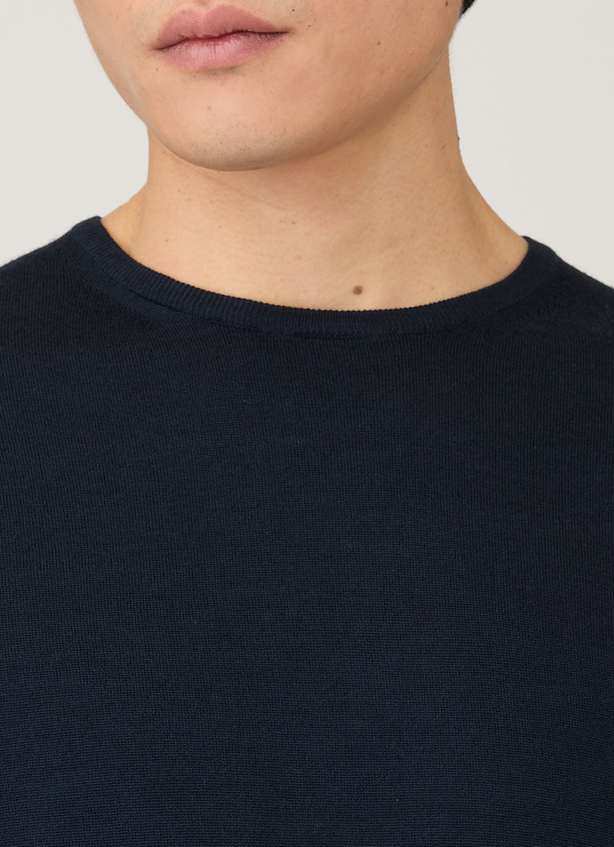 Col rond en mérinos extrafin pour homme, bleu marine