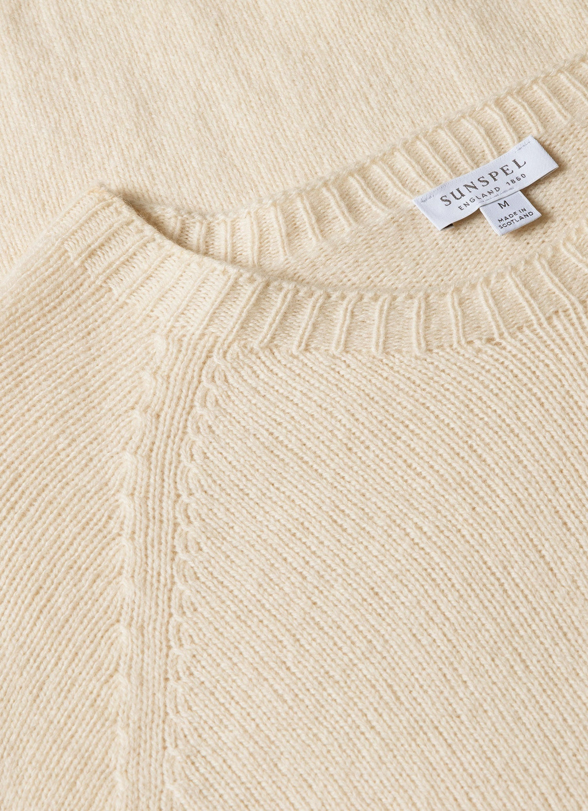 Pull ras du cou en lambswool pour homme, coloris écru