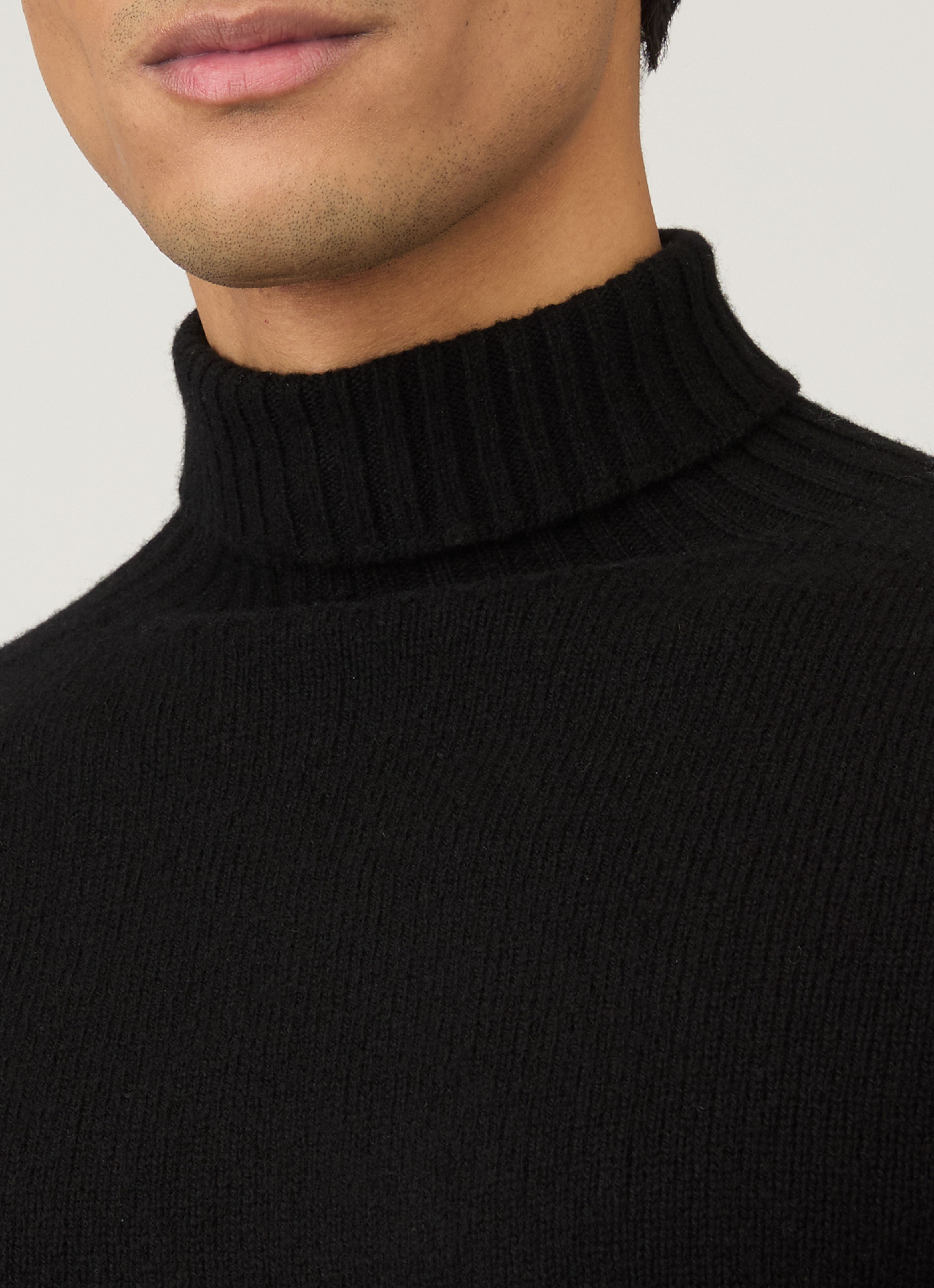 Men's Lambswool Roll Neck in Black