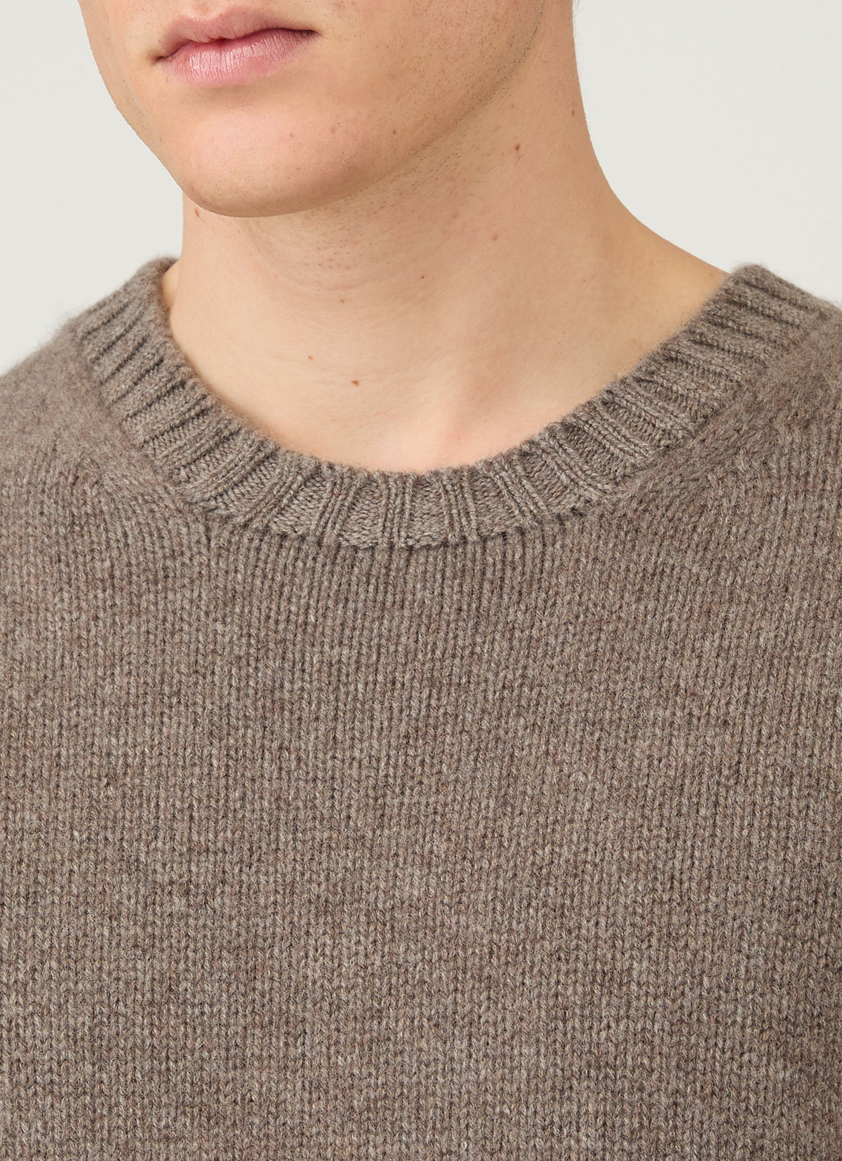 Pull col rond en cachemire homme coloris écorce