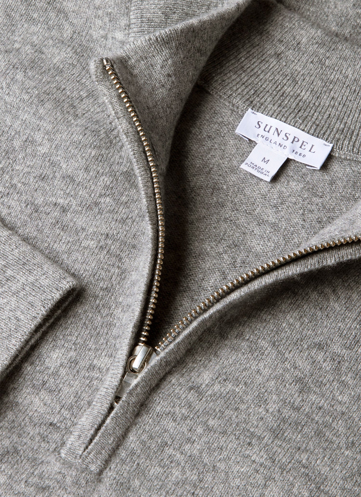 Pull en cachemire demi-zippé pour homme en gris chiné