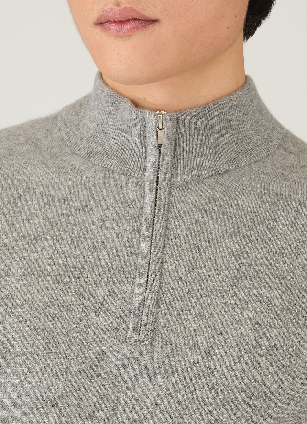 Pull en cachemire demi-zippé pour homme en gris chiné