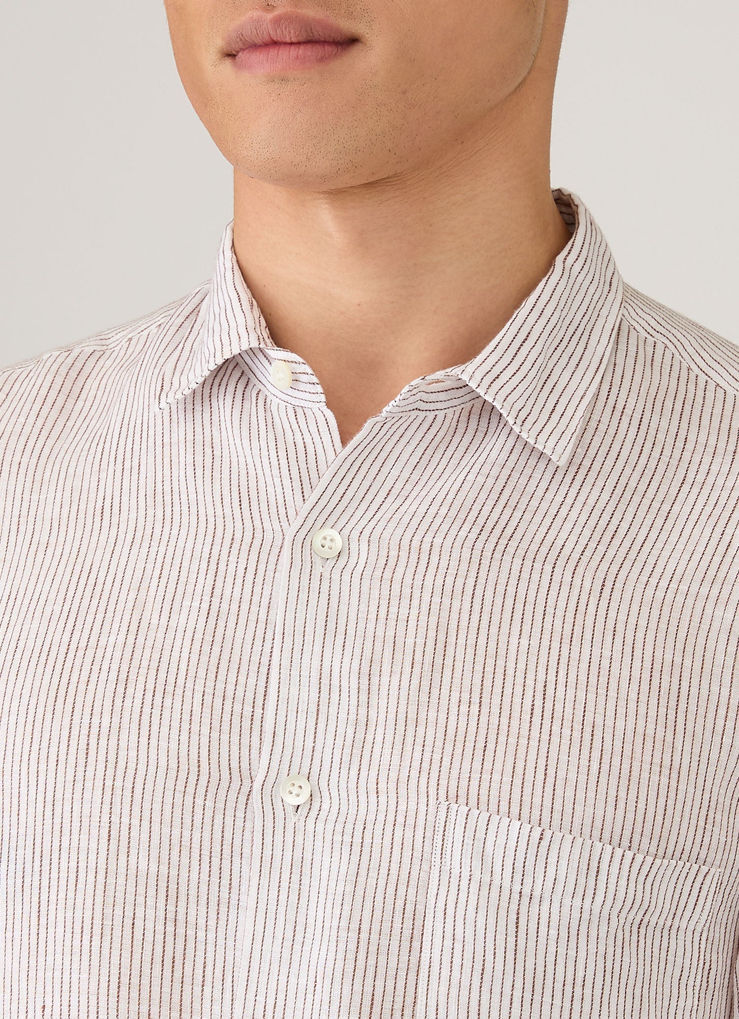 Men's Short Sleeve Linen Shirt in White/Dark Chocolate