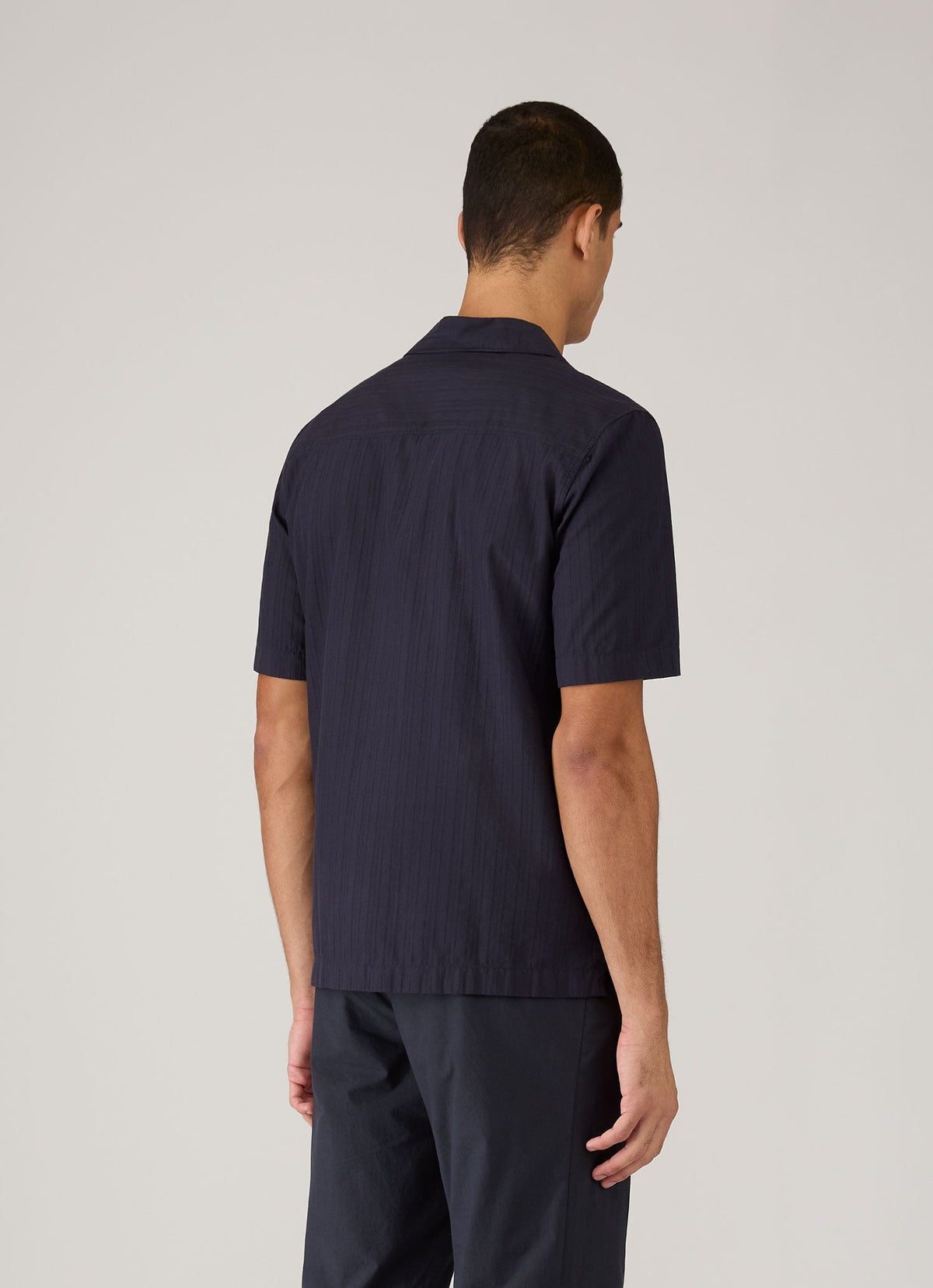 Chemise rayée texturée à col camp pour homme, bleu marine