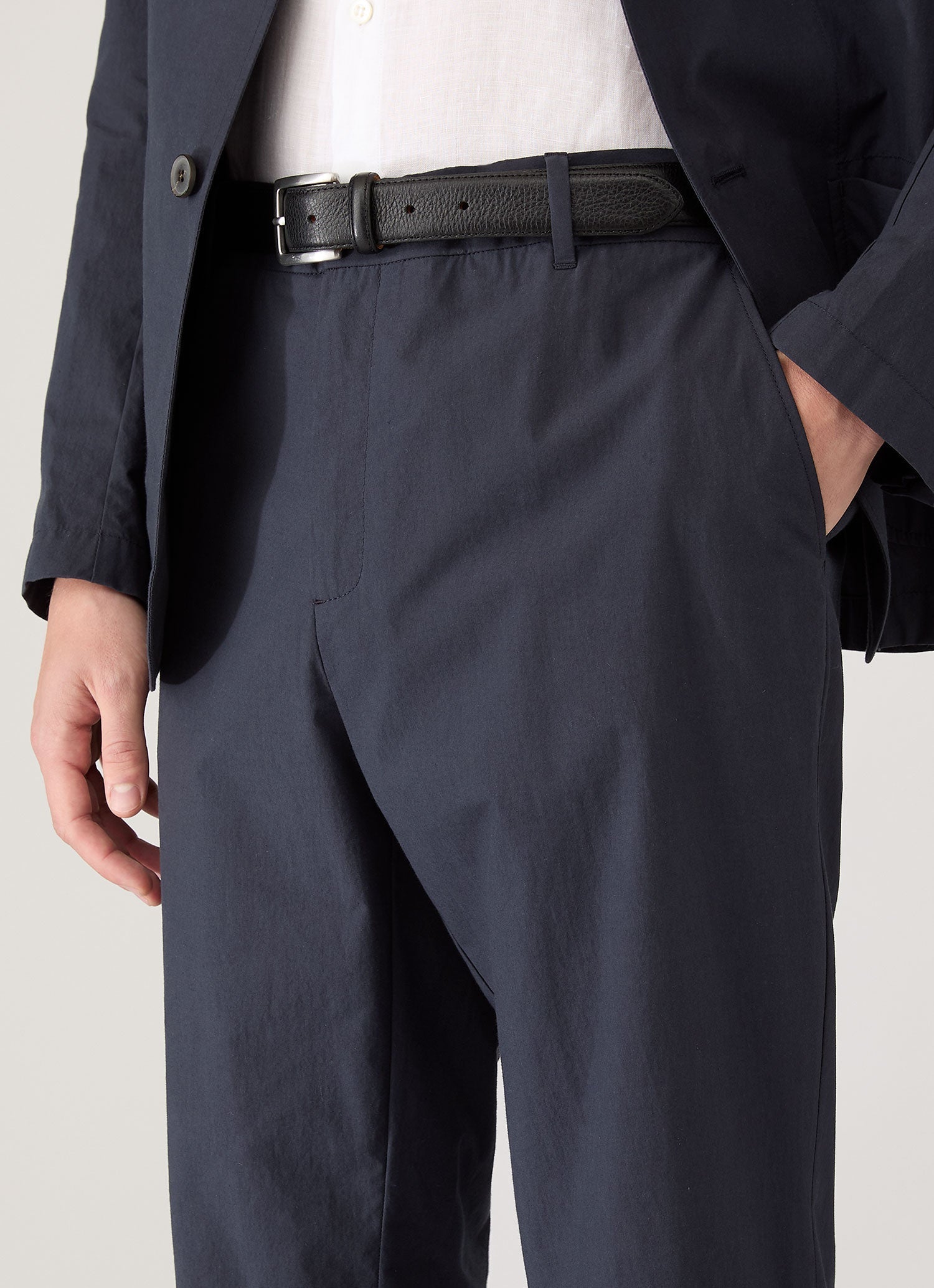 Men's Lightweight Cotton Poplin Trouser in Navy